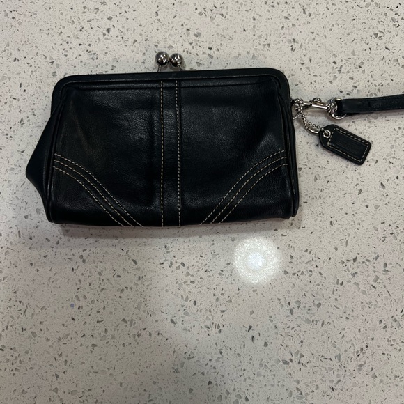 Authentic Coach Vintage SoHo Kiss lock wristlet Black - Picture 3 of 11